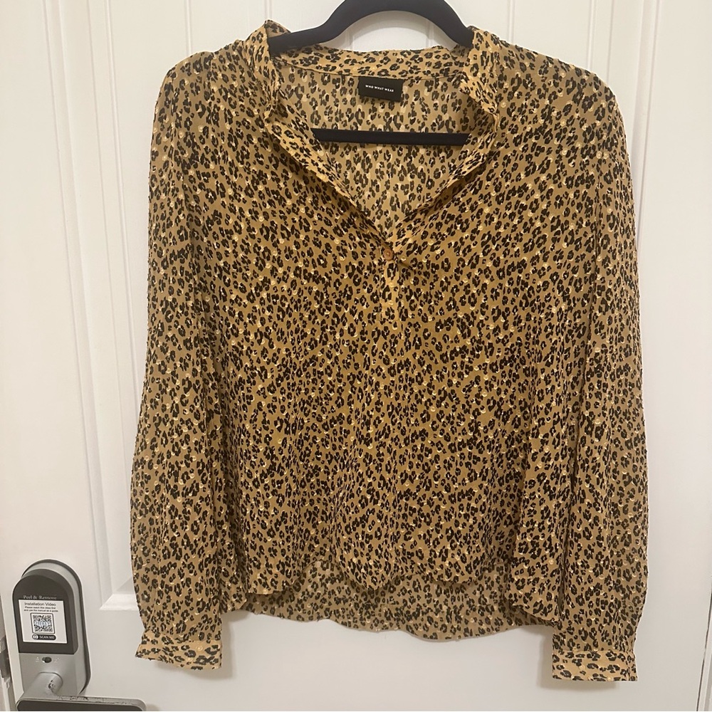 Who What Wear preowned size small Leopard Print Women's Top